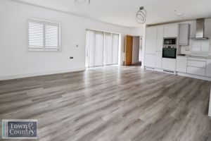 ORCHARD CRESCENT- click for photo gallery